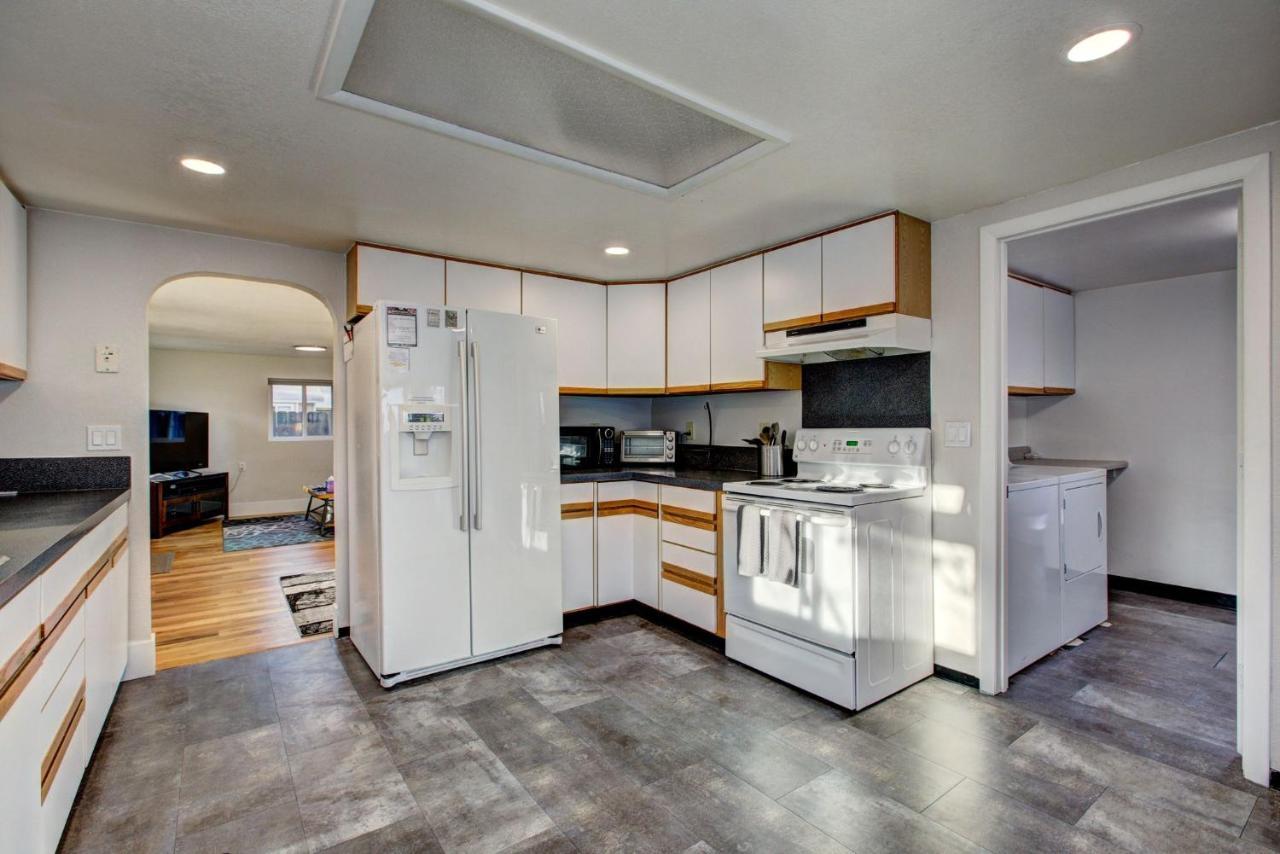 Little Blue Bungalow On Boise'S Bench, Pet Friendly, Fully Fenced Yard With Doggie Door! 2 Miles From Bsu, 5 Minutes From Downtown Boise, Desk And Workstation For Remote Workers, 2 Tv'S Large Walk-In Closet, Good For Mid-Term Stays Bagian luar foto