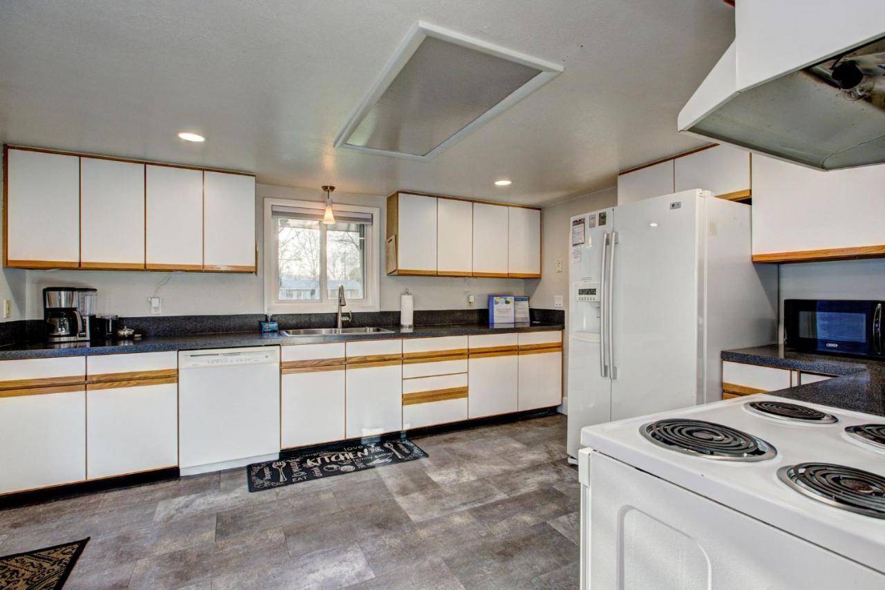 Little Blue Bungalow On Boise'S Bench, Pet Friendly, Fully Fenced Yard With Doggie Door! 2 Miles From Bsu, 5 Minutes From Downtown Boise, Desk And Workstation For Remote Workers, 2 Tv'S Large Walk-In Closet, Good For Mid-Term Stays Bagian luar foto