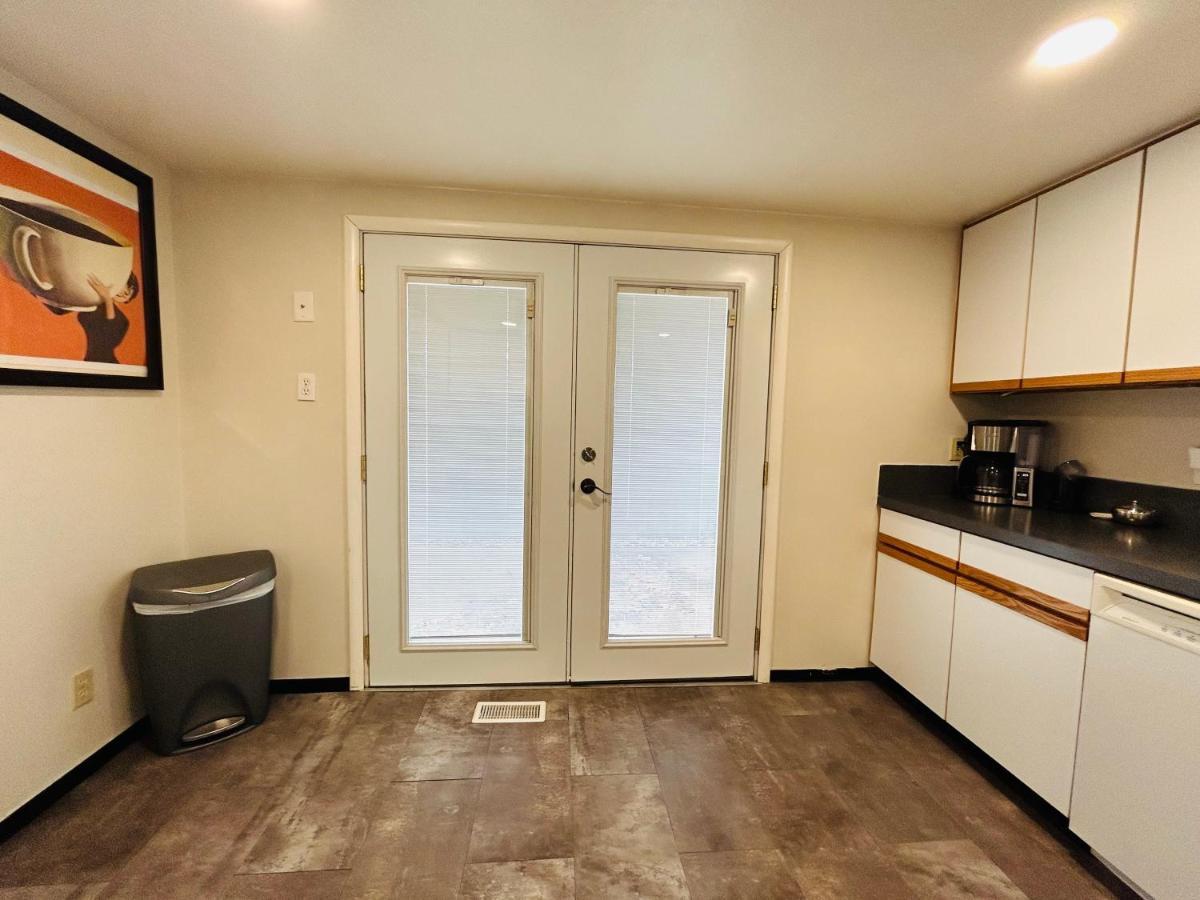 Little Blue Bungalow On Boise'S Bench, Pet Friendly, Fully Fenced Yard With Doggie Door! 2 Miles From Bsu, 5 Minutes From Downtown Boise, Desk And Workstation For Remote Workers, 2 Tv'S Large Walk-In Closet, Good For Mid-Term Stays Bagian luar foto